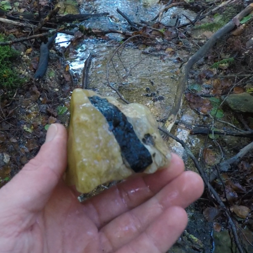 Quartz tourmaline fraichement trouvé dans le Puy de Dôme